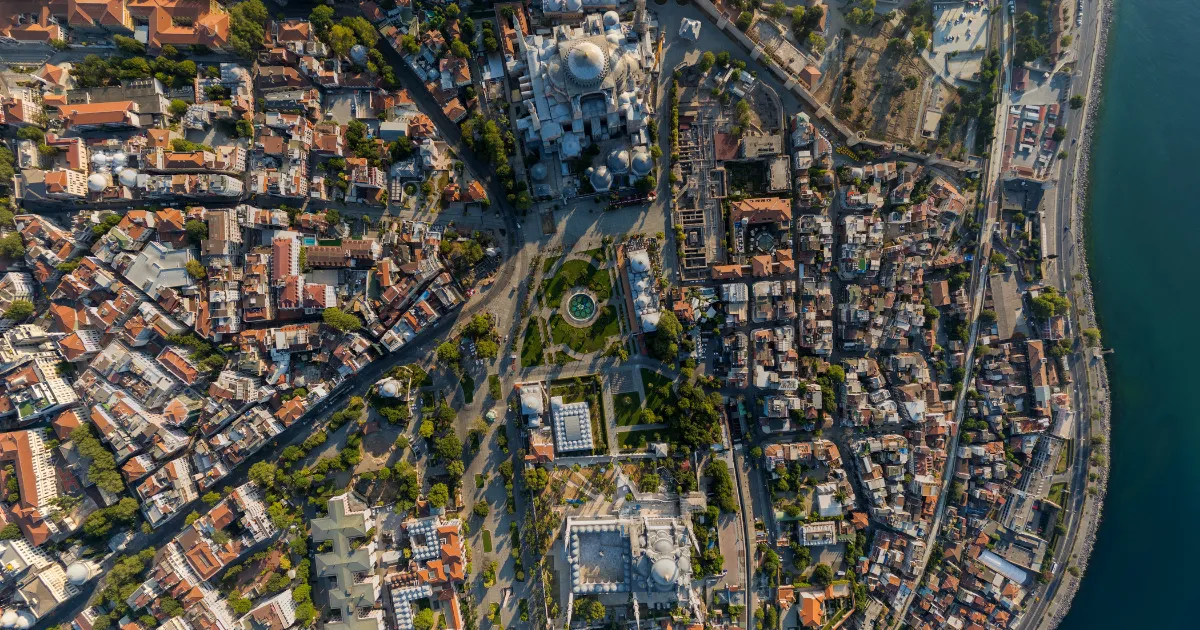 Die Hagia Sophia und die Blaue Moschee, gemeinsam vom Sultanahmet-Platz aus gesehen
